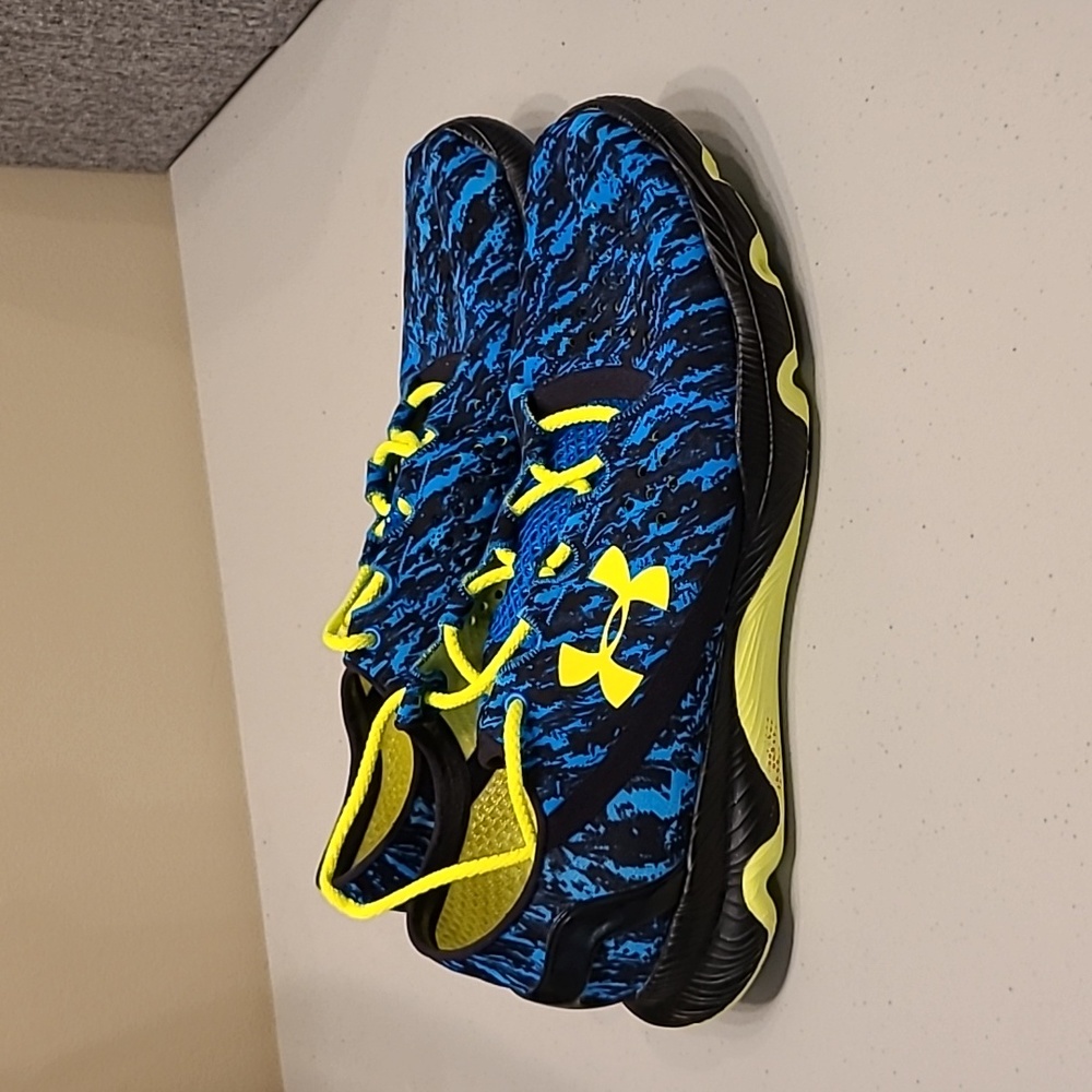 Under Armour Men's Size 9 (US) Running Shoe